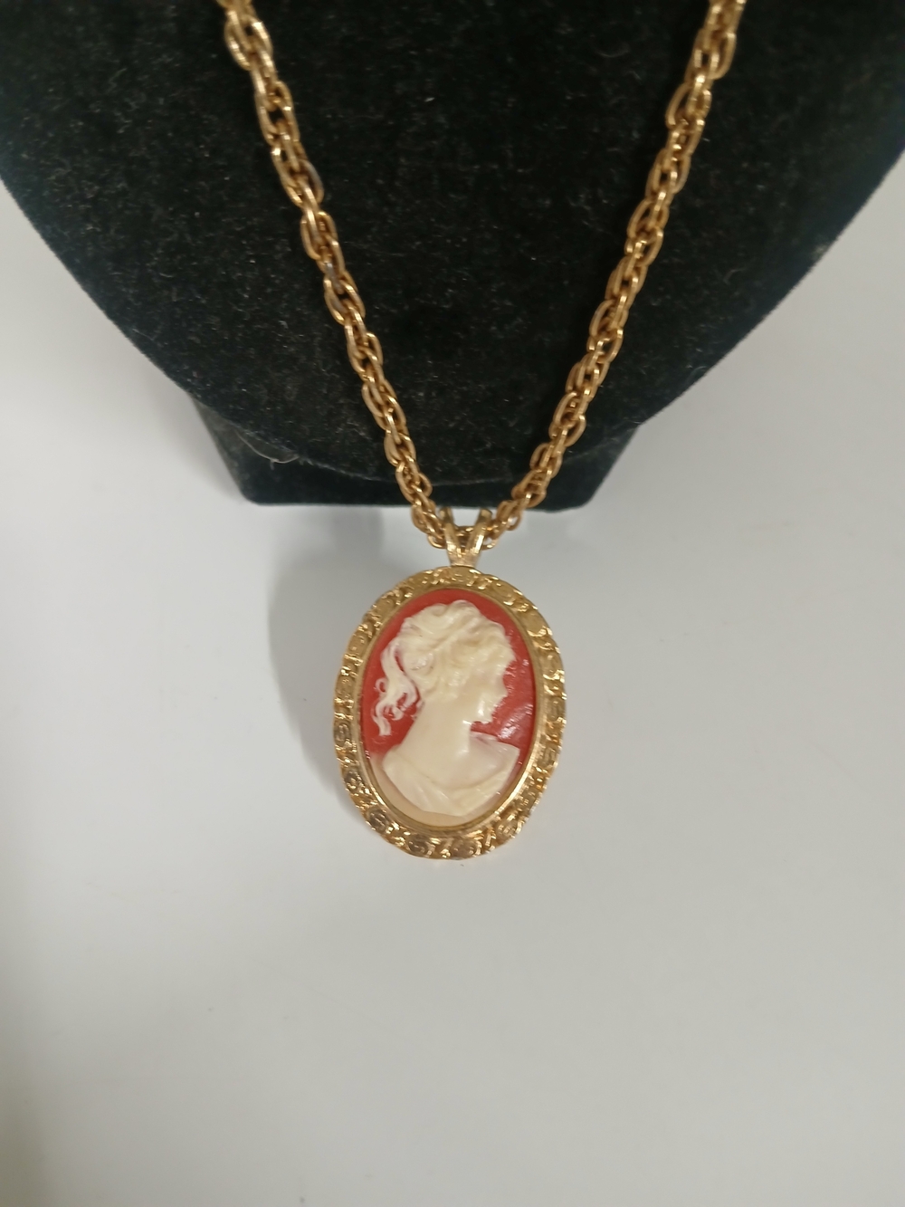 Gold Cameo Pendant Necklace - Red and Cream Victorian Profile